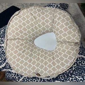Leachco Tan and White Geometric Pillow